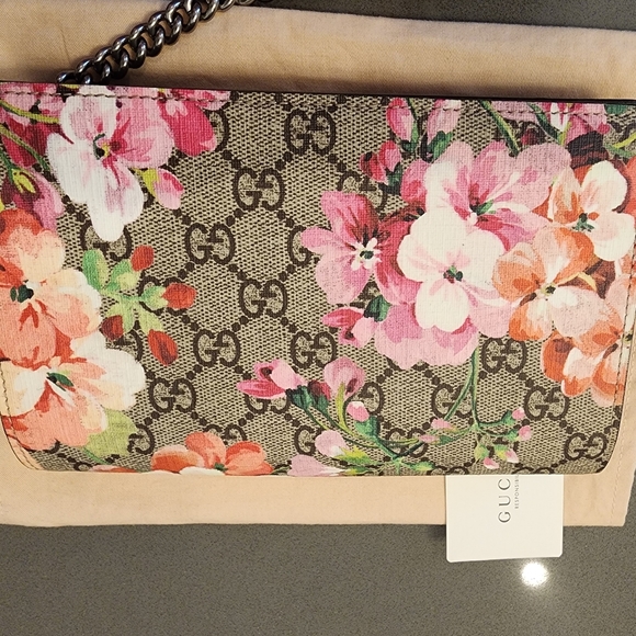 ✨️🌸👛GUCCI 410082GG Supreme Monogram Bloom purse 👛 with chain - Picture 9 of 16